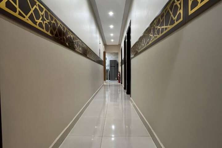 Room 52 of 177