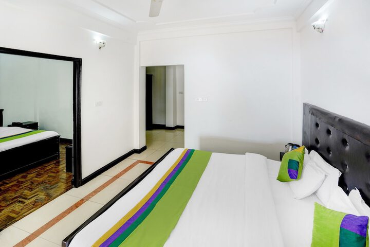 Room 18 of 37