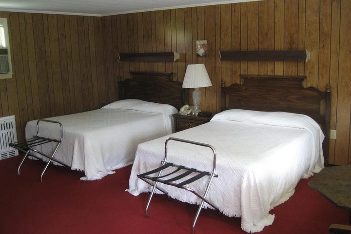 Exterior of Fountain View Motel