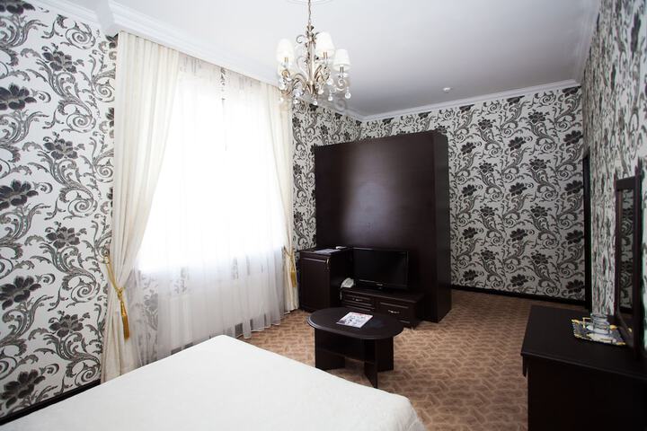 Room 25 of 49