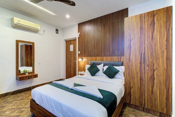 Room 9 of 24