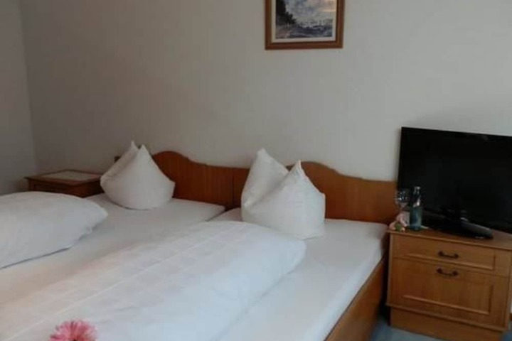 Room 6 of 22