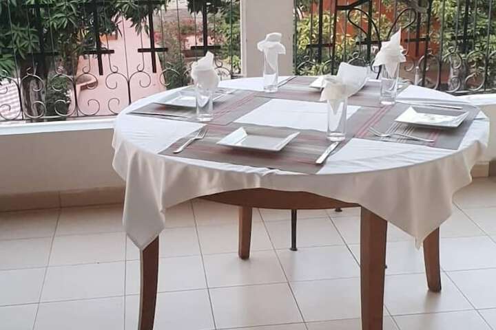 Dining 12 of 41