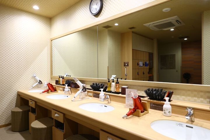 Room 43 of 103