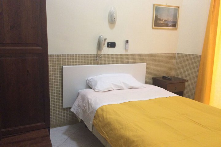 Room 3 of 12
