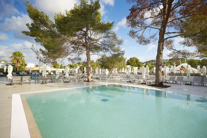 Hotel Pool