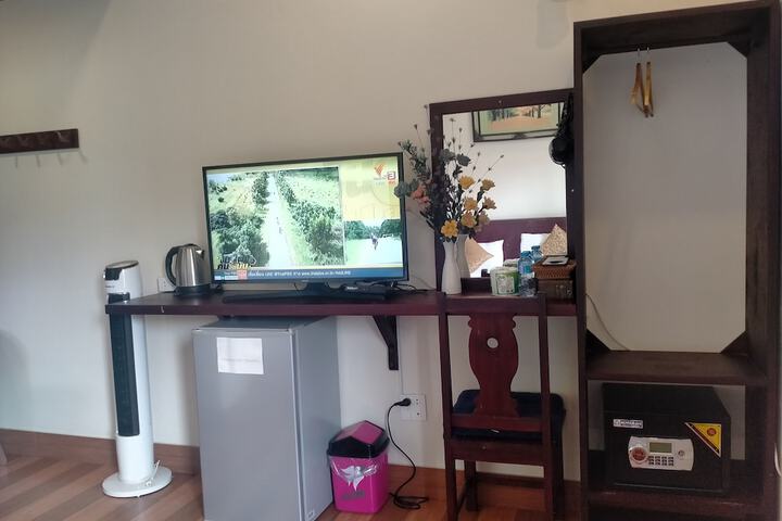 Room 10 of 30