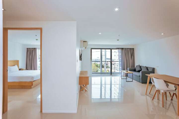 Room 19 of 120