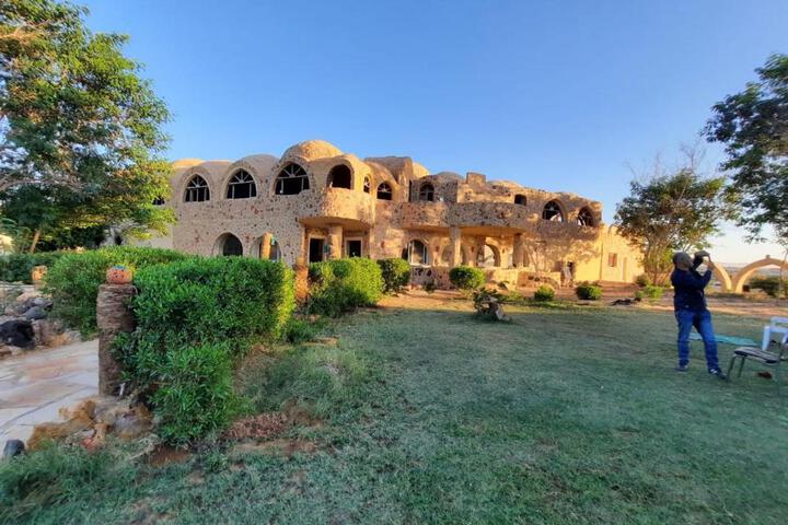 Oasis Panorama