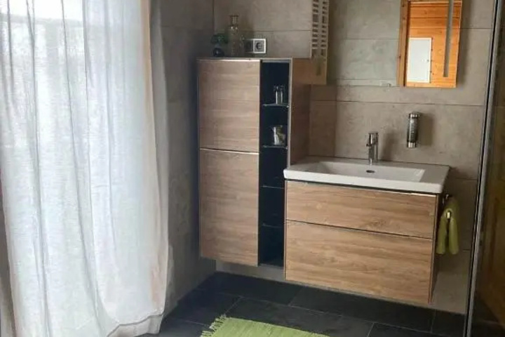 Room 5 of 5