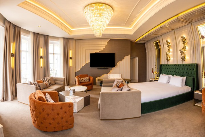 Room 100 of 249