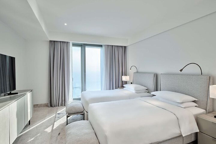 Room 27 of 46