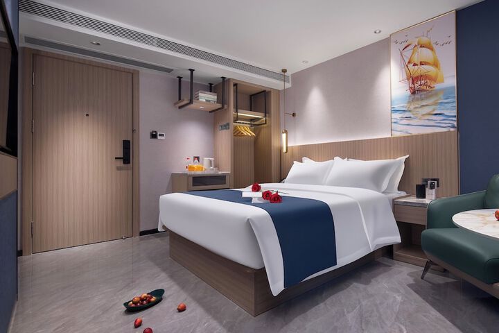 Room 8 of 31