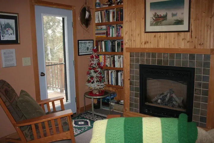 Exterior of Poplar Creek Guesthouses B & B
