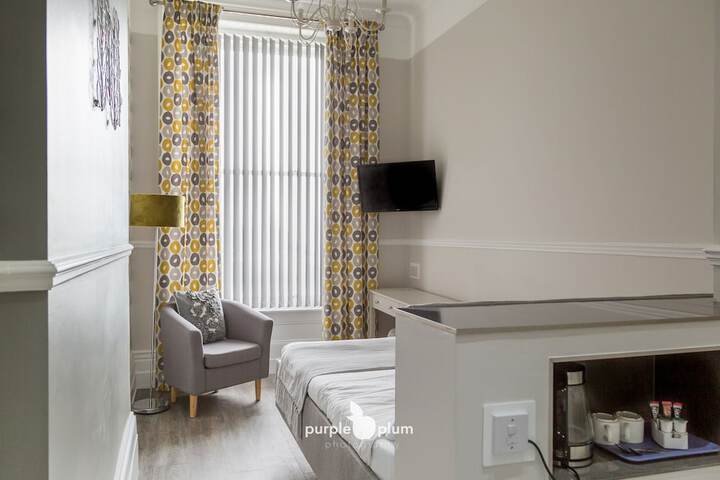 Room 4 of 88