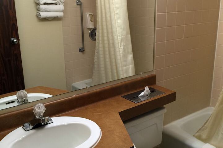 Room 6 of 20