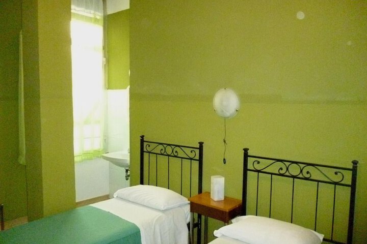 Room 19 of 37