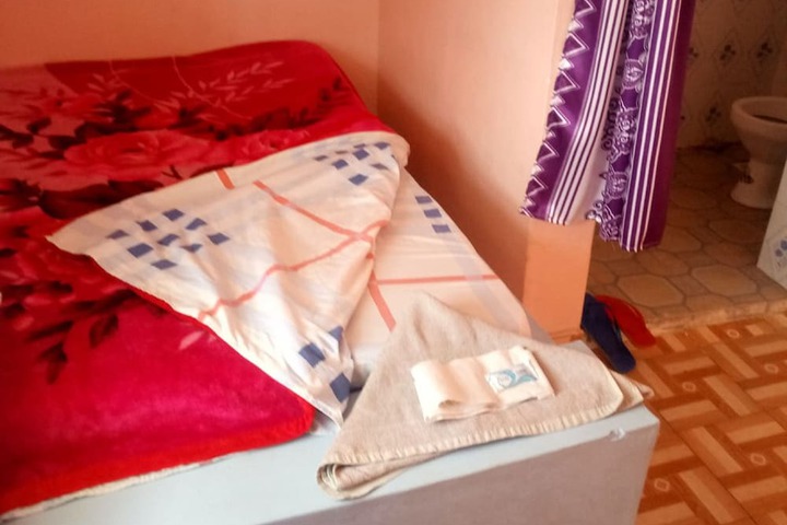 Room 5 of 12