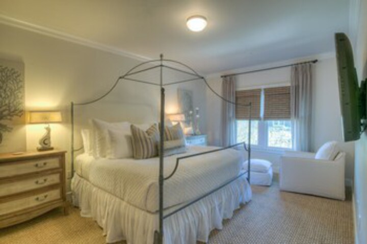 Room 29 of 33