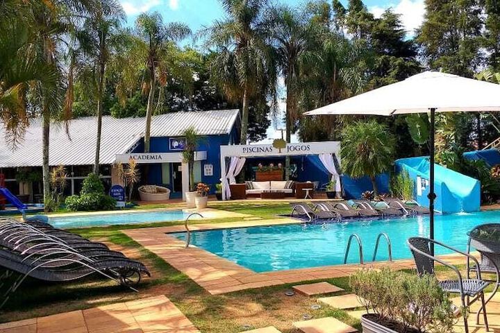 Hotel Pool