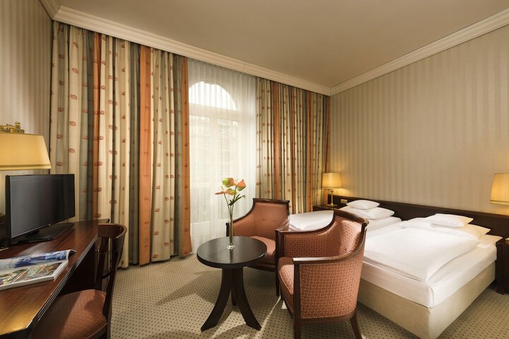 Room 4 of 21