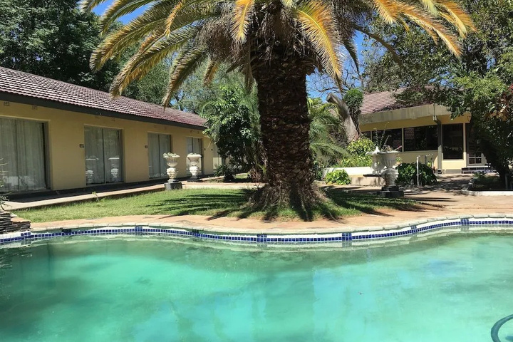 Pool 10 of 13