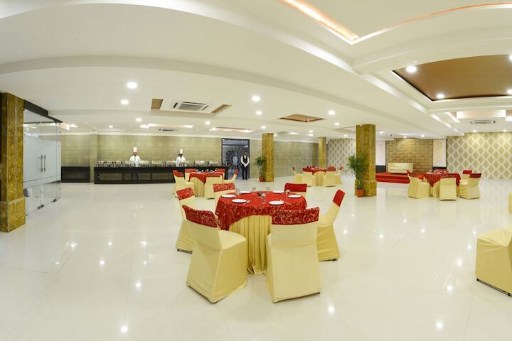 Ballroom/Hall 24 of 37