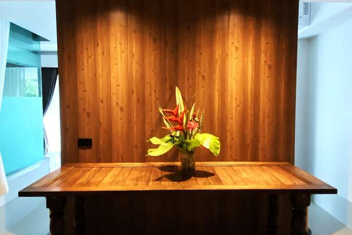Room 30 of 104