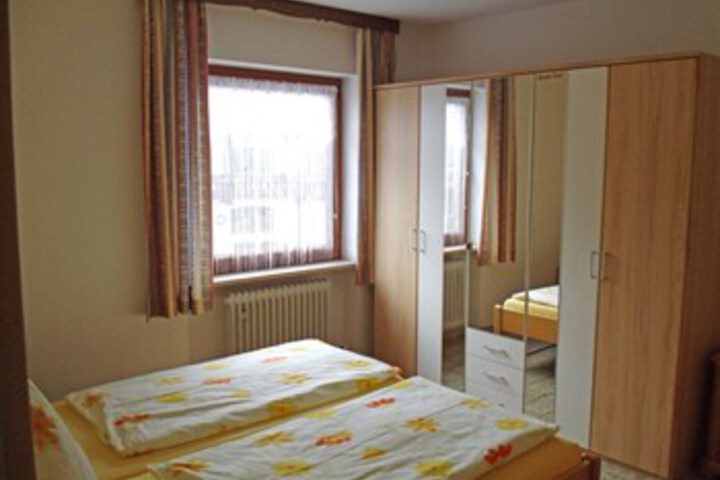 Room 93 of 111