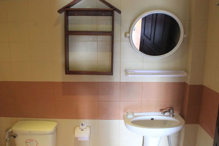 Room 16 of 28
