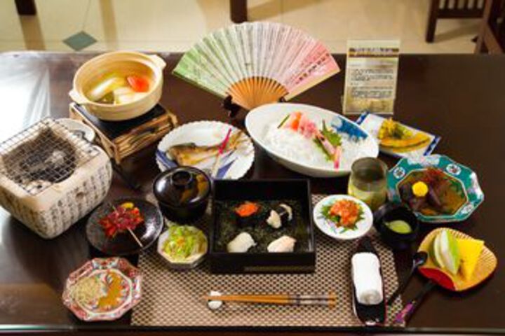 Dining 17 of 79