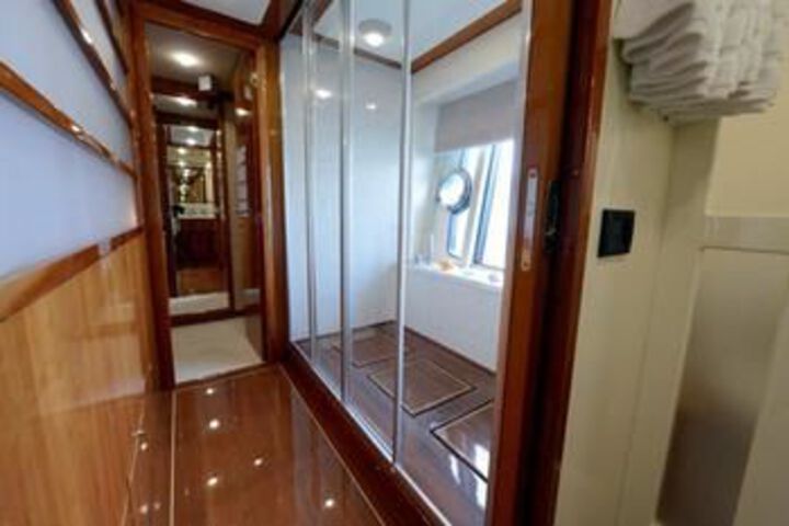 Room 2 of 43