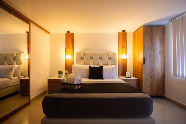 Room 33 of 61