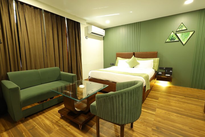 Room 12 of 27