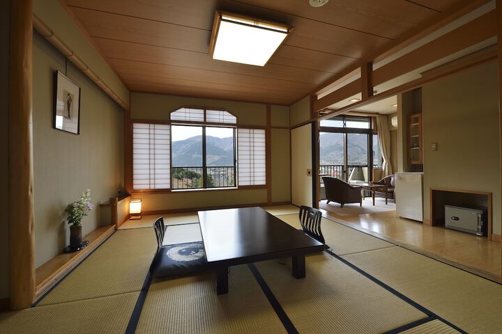 Room 6 of 42
