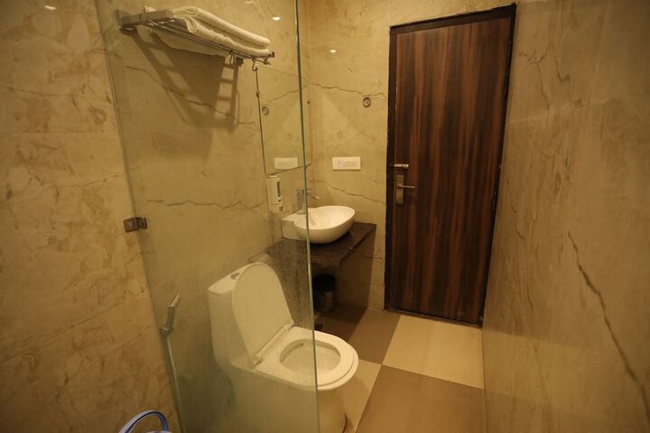 Room 80 of 109