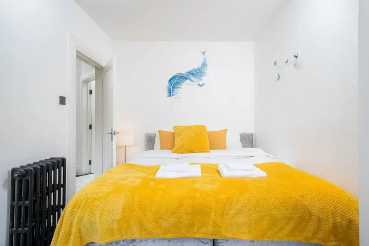 Room 4 of 15