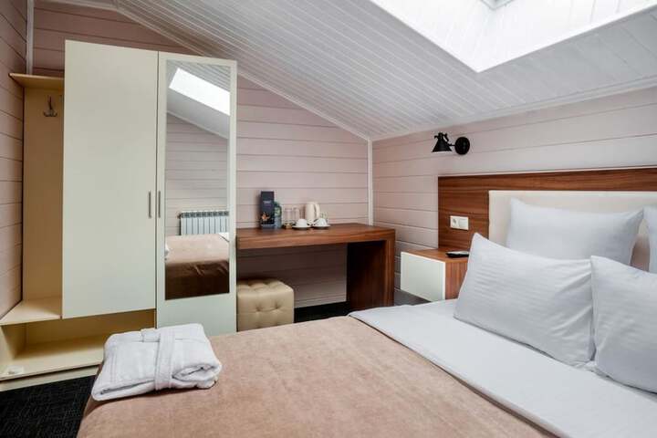 Room 3 of 18