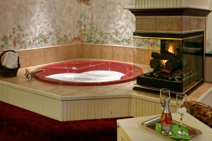 Hot Tub 36 of 49