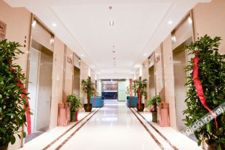 Hotel Interior 11 of 38