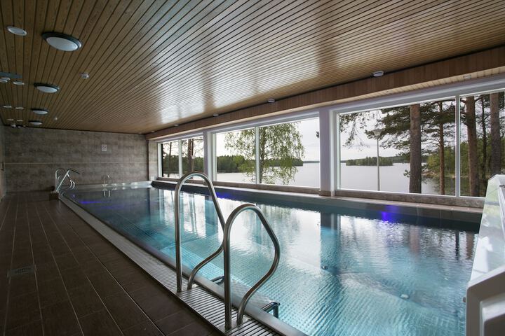 Pool 44 of 100