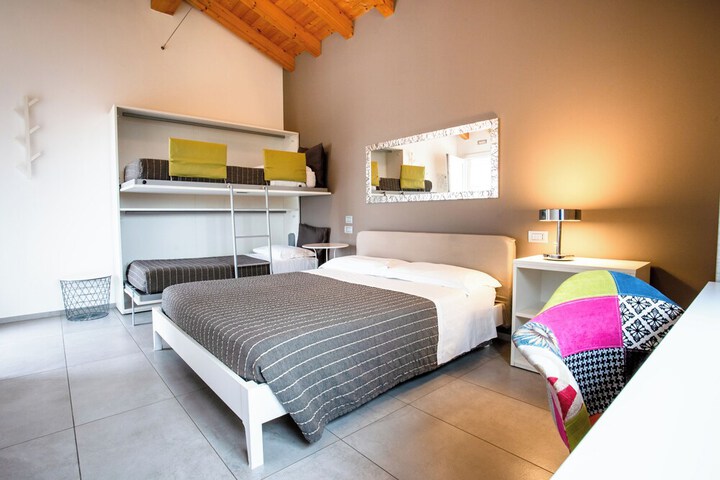 Room 10 of 73