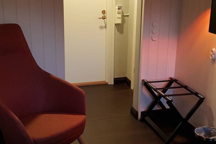Room 5 of 48