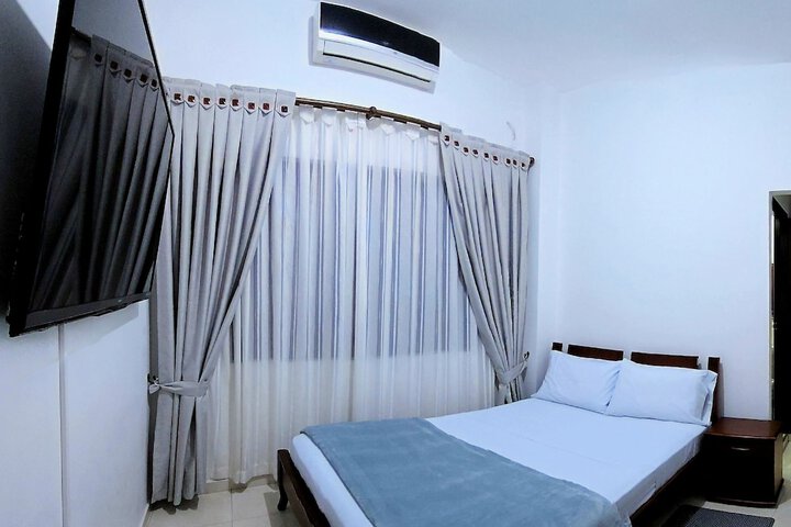 Room 3 of 11