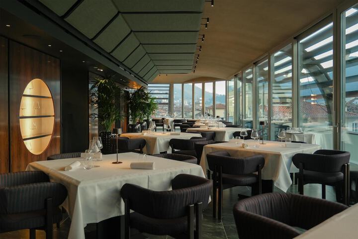 Dining 64 of 91