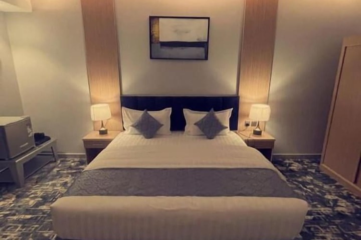 Room 5 of 32