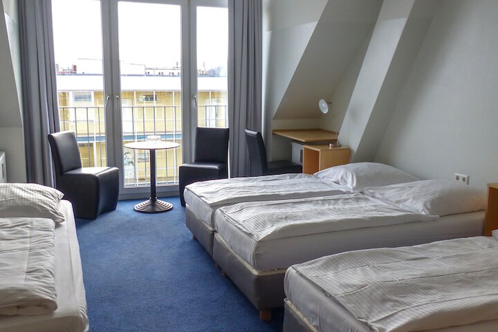 Room 26 of 86