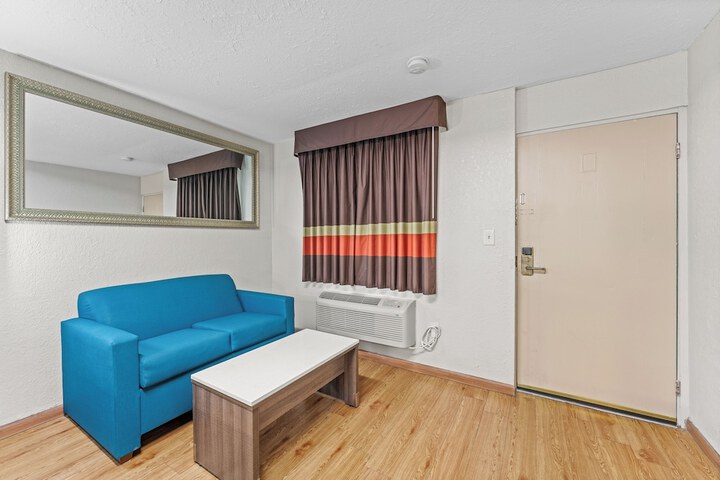 Room 28 of 88