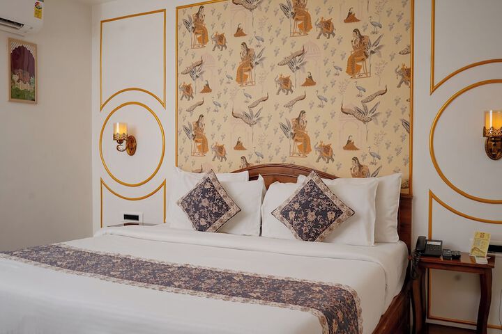 Room 93 of 159