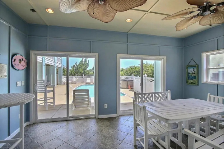 Terrace/Patio 2 of 5